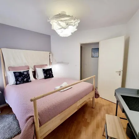 Coquette Maison De Calme Avec Patio *