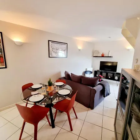 Coquette Maison De Calme Avec Patio Angoulême