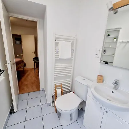 Coquette Maison De Calme Avec Patio