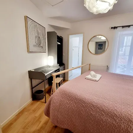 Coquette Maison De Calme Avec Patio