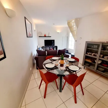 Daire Coquette Maison De Calme Avec Patio *